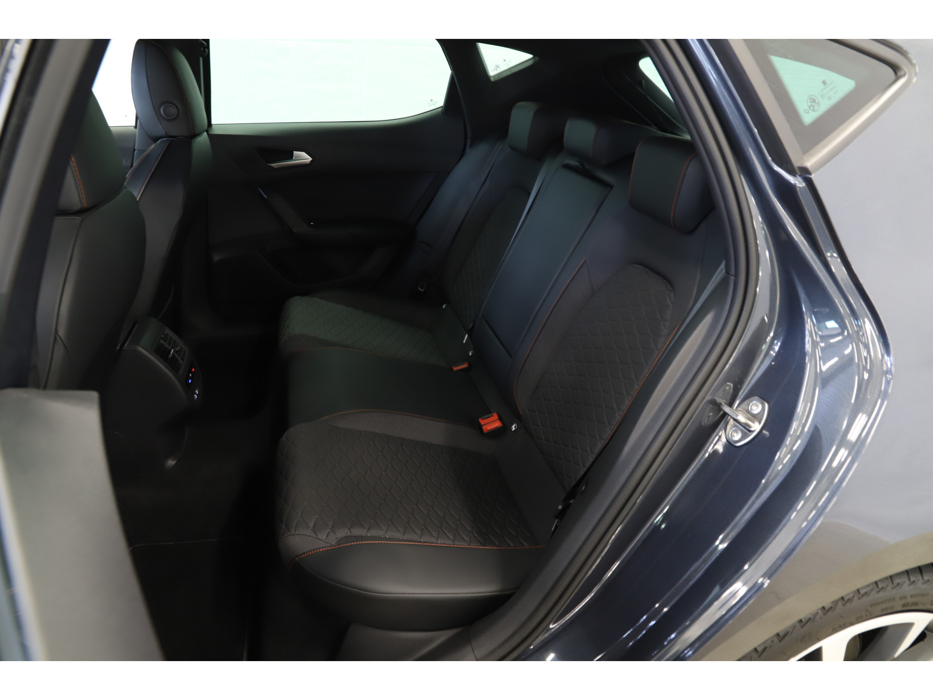 SEAT - Leon 1.5 eTSI 150pk DSG FR Business Intense - 2021