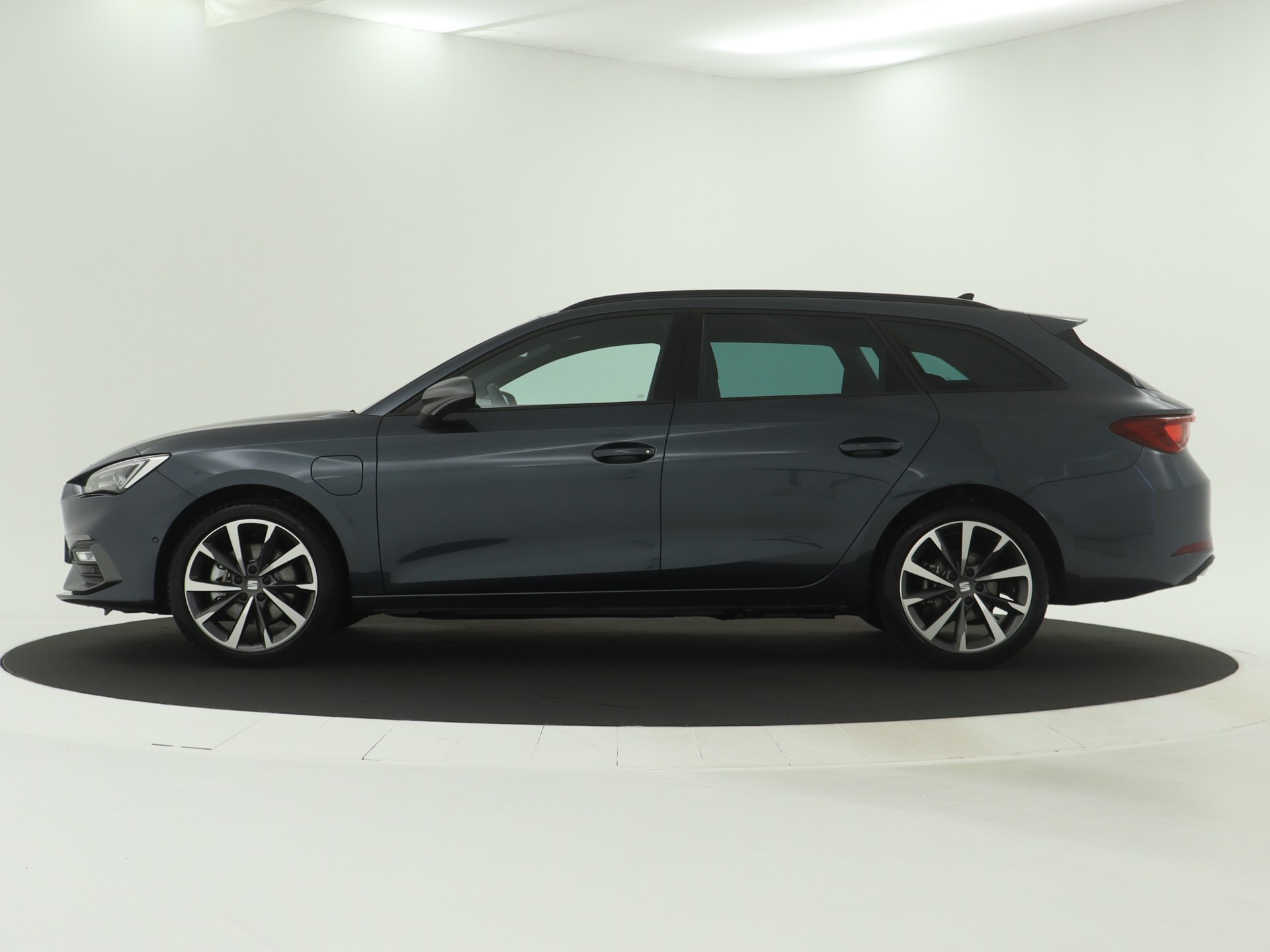 SEAT - Leon Sportstourer 1.4 TSI eHybrid 204 6DSG FR PHEV Business Intense - 2024