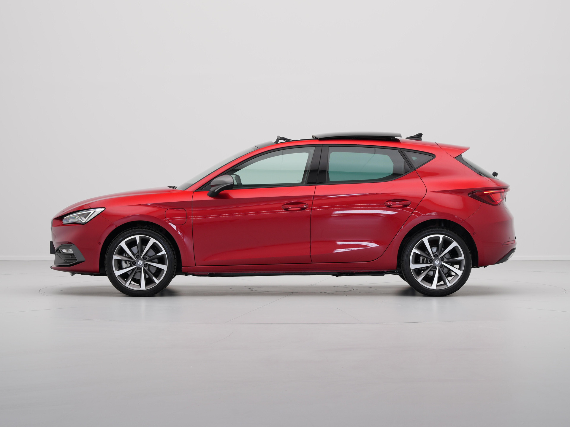 SEAT - Leon 1.4 TSI eHybrid 204 6DSG FR PHEV Business Intense - 2024