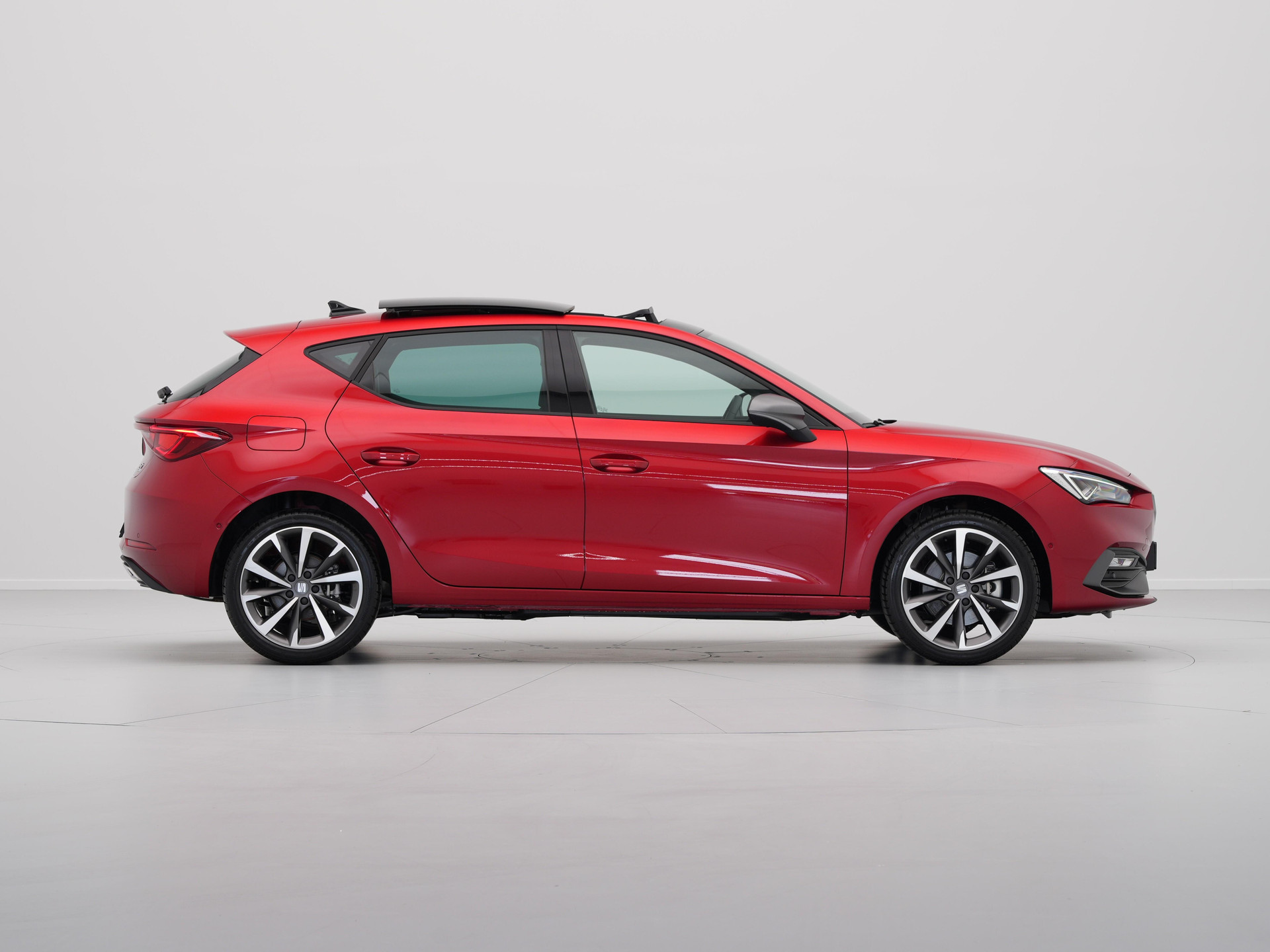 SEAT - Leon 1.4 TSI eHybrid 204 6DSG FR PHEV Business Intense - 2024