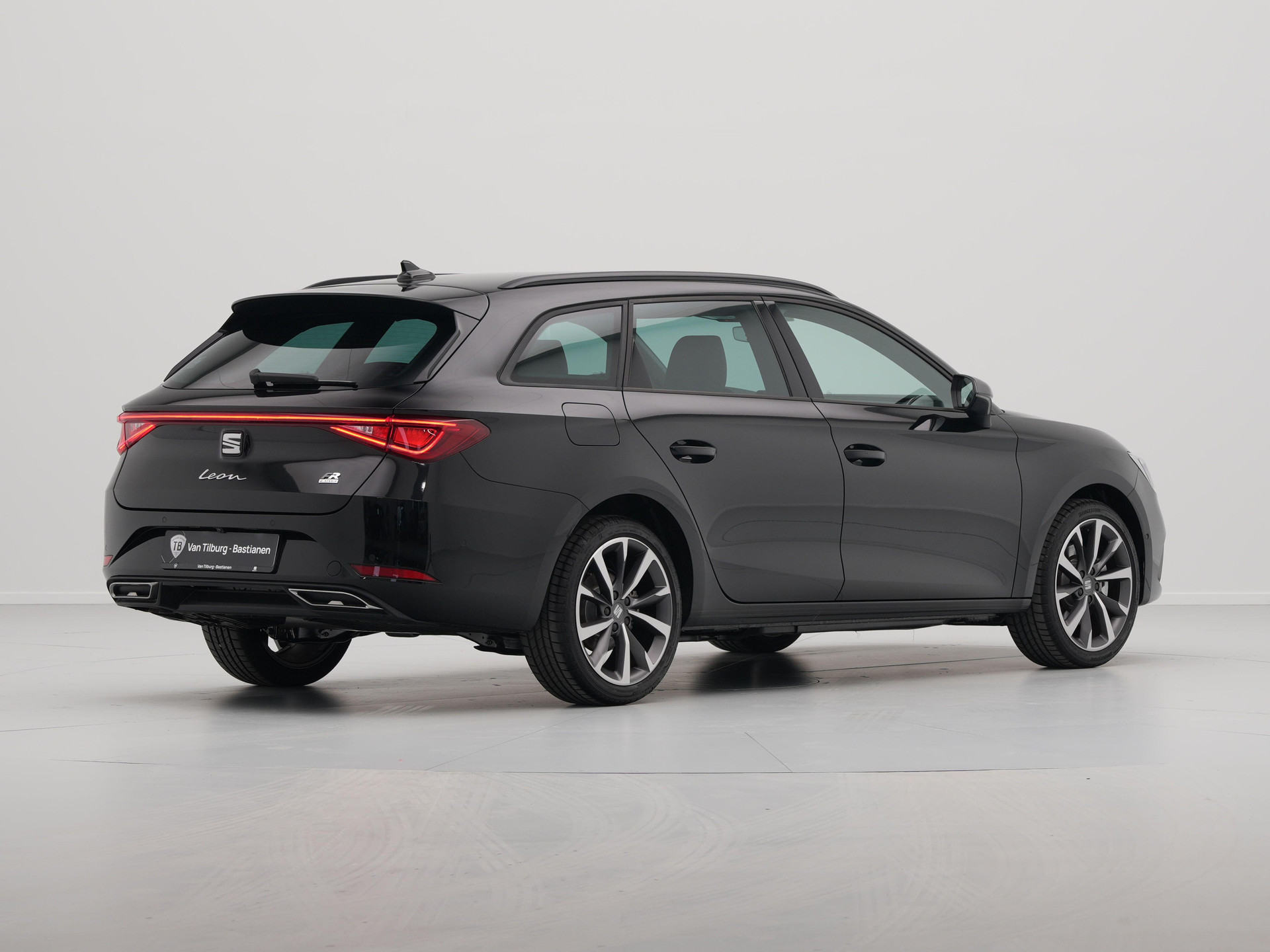 SEAT - Leon Sportstourer 1.4 TSI eHybrid 204 6DSG FR PHEV Business Intense - 2024