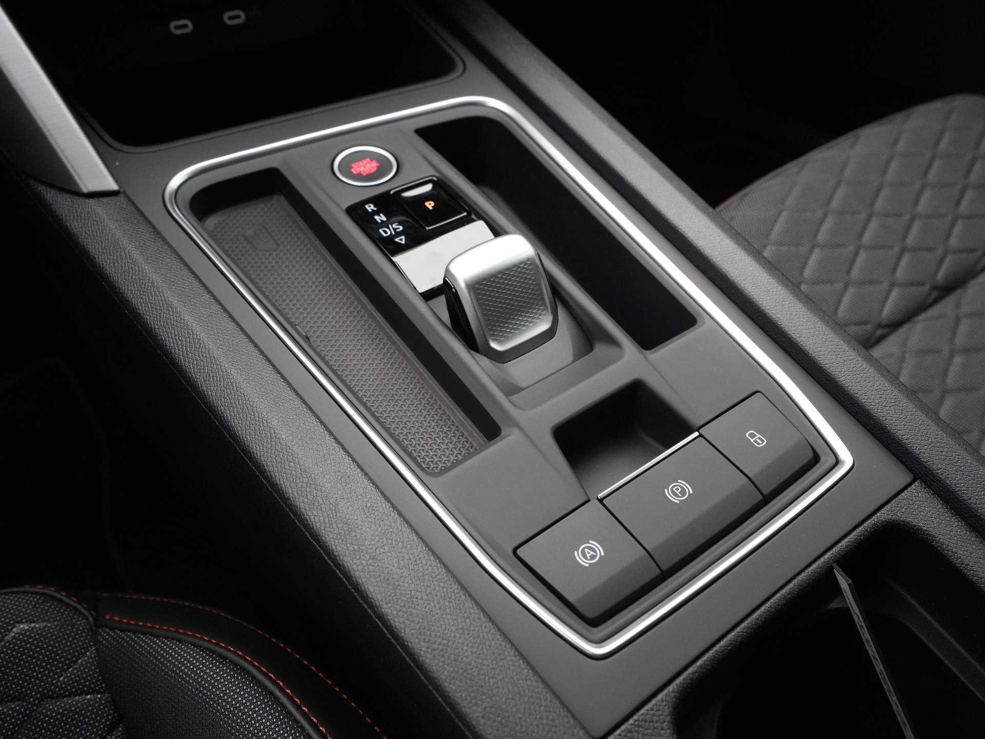 SEAT - Leon 1.4 TSI eHybrid PHEV FR Business Intense - 2025