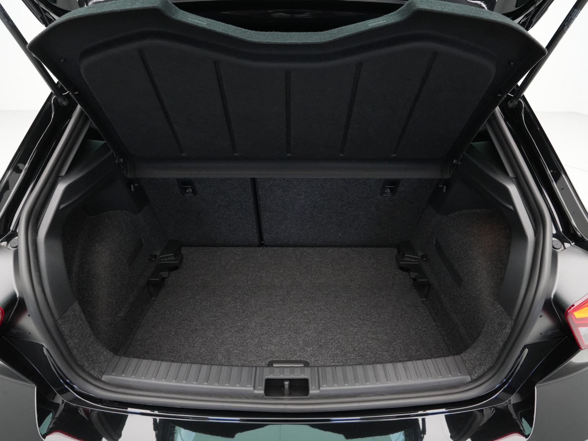 SEAT - Ibiza FR Business Connect - 2025
