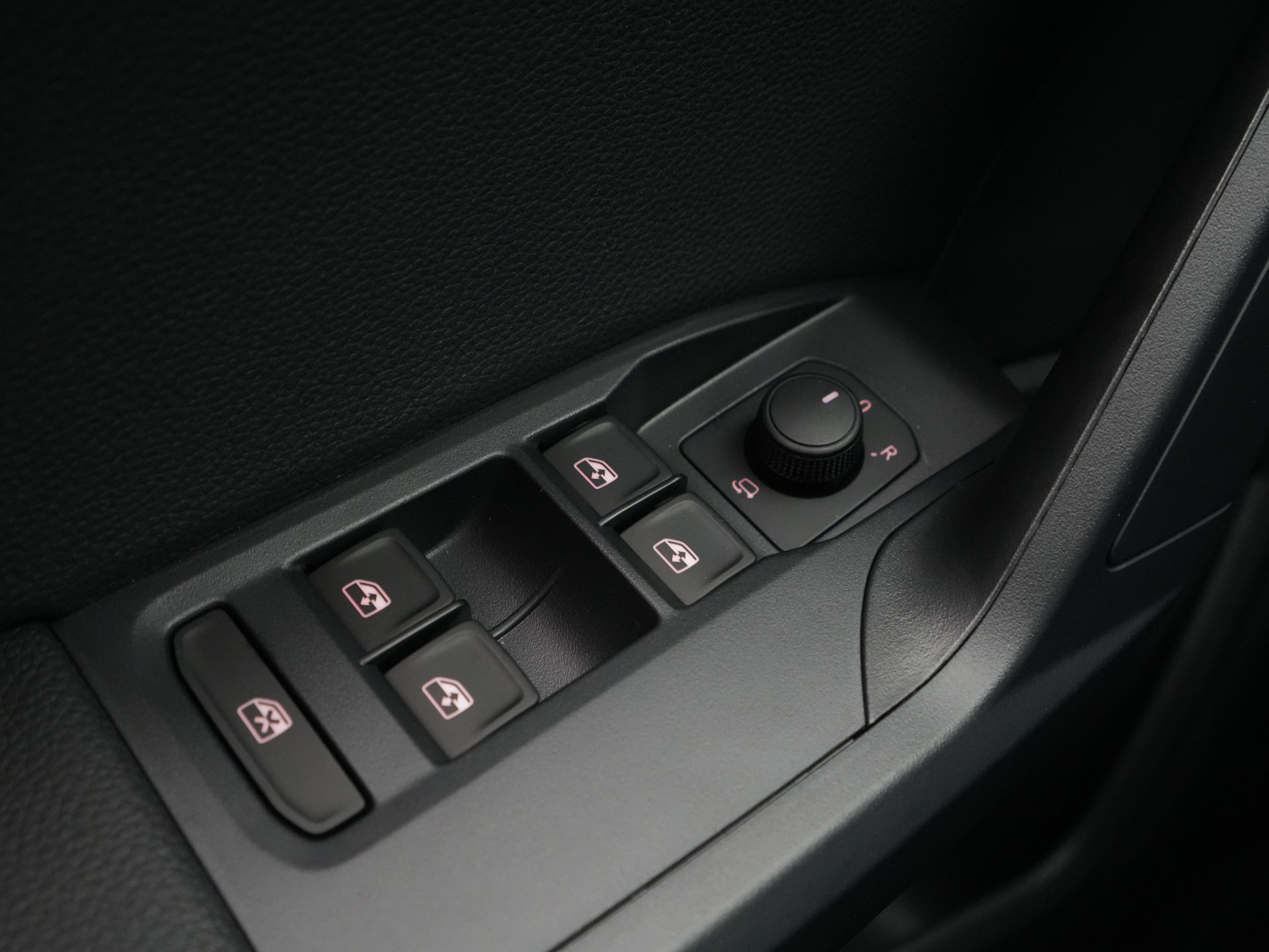 SEAT - Ibiza FR Business Connect - 2025
