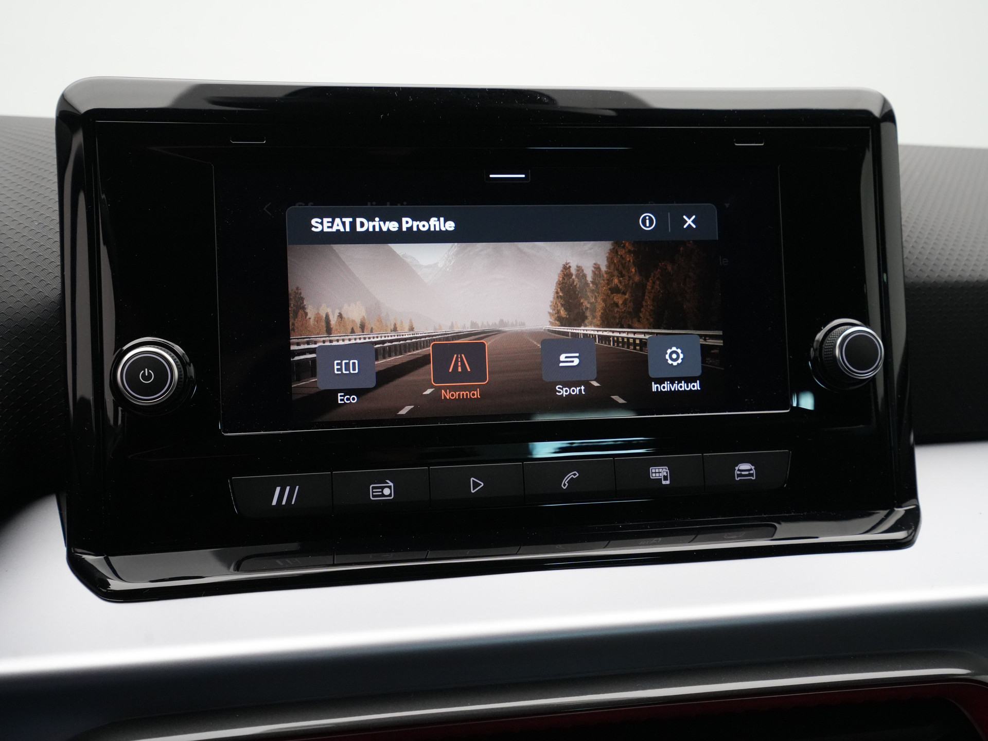 SEAT - Ibiza FR Business Connect - 2025