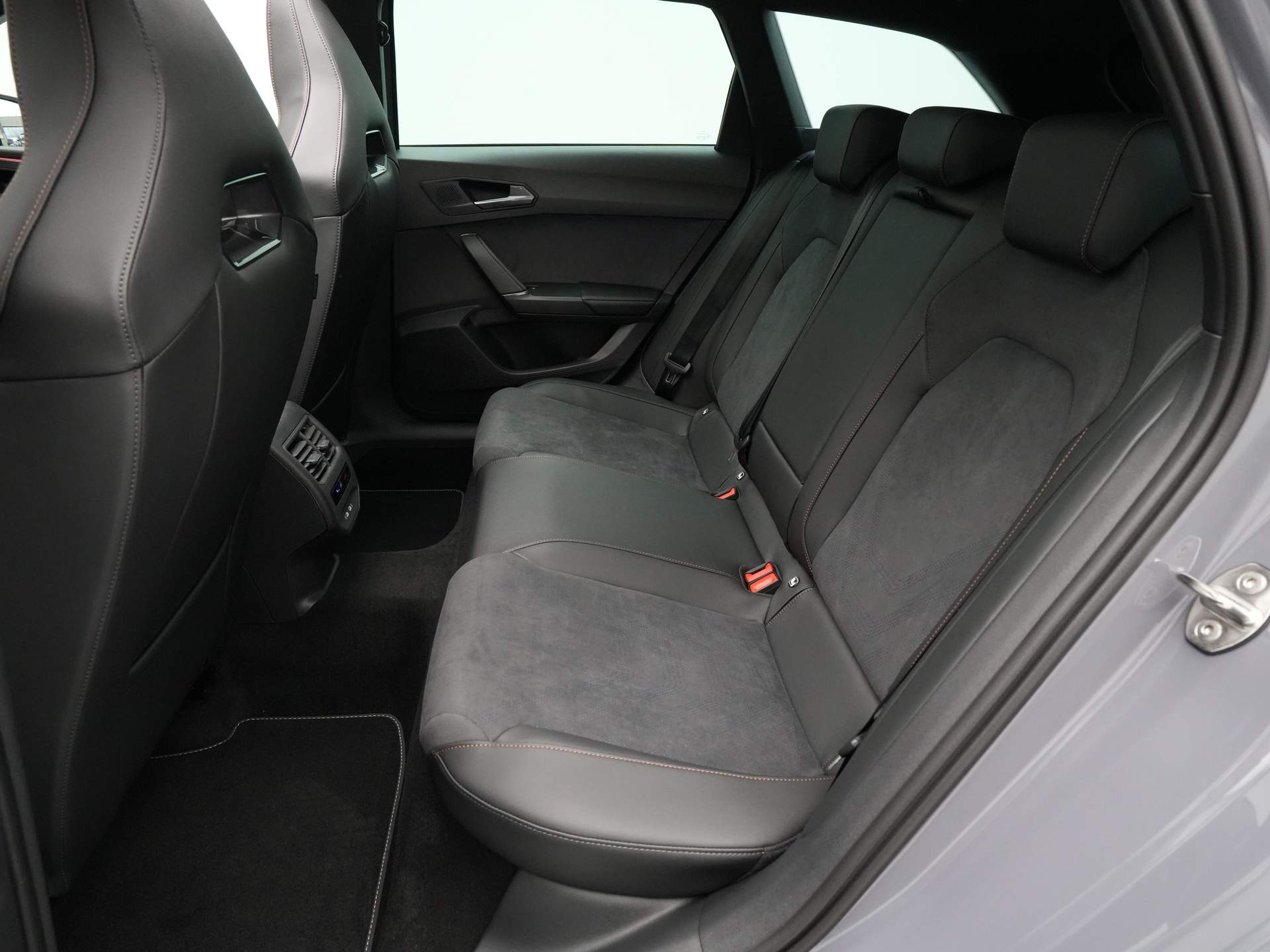 CUPRA - Leon Sportstourer 1.5 TSI e-Hybrid Business - 2025