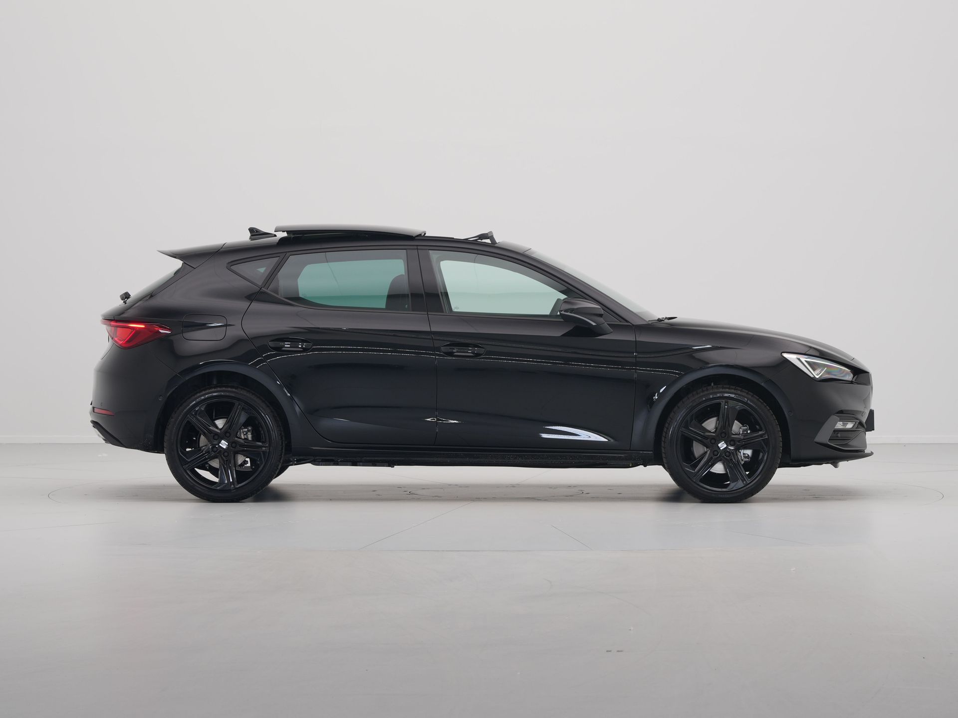 SEAT - Leon 1.5 TSI e-Hybrid FR Business - 2025